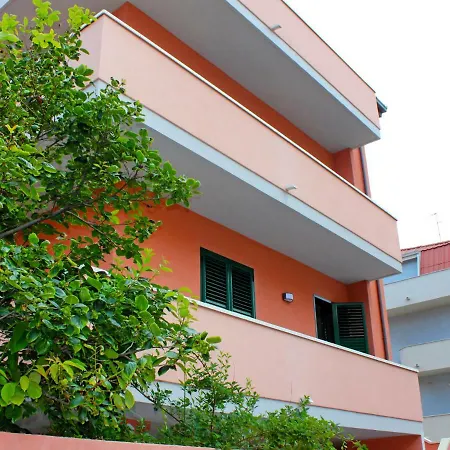 Apartment Locazione Turistica Beach House.1 *