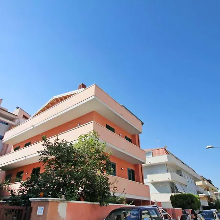 Locazione Turistica Beach House.1 *